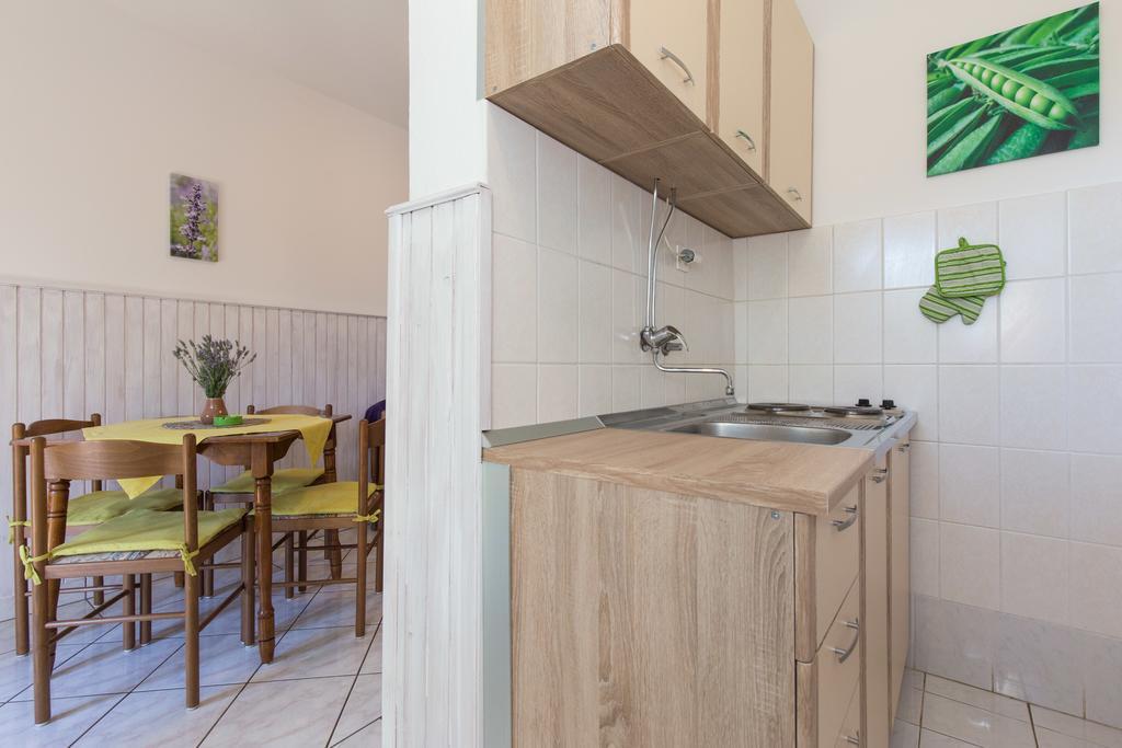 Apartment Milka A4 Krk Town Exterior photo